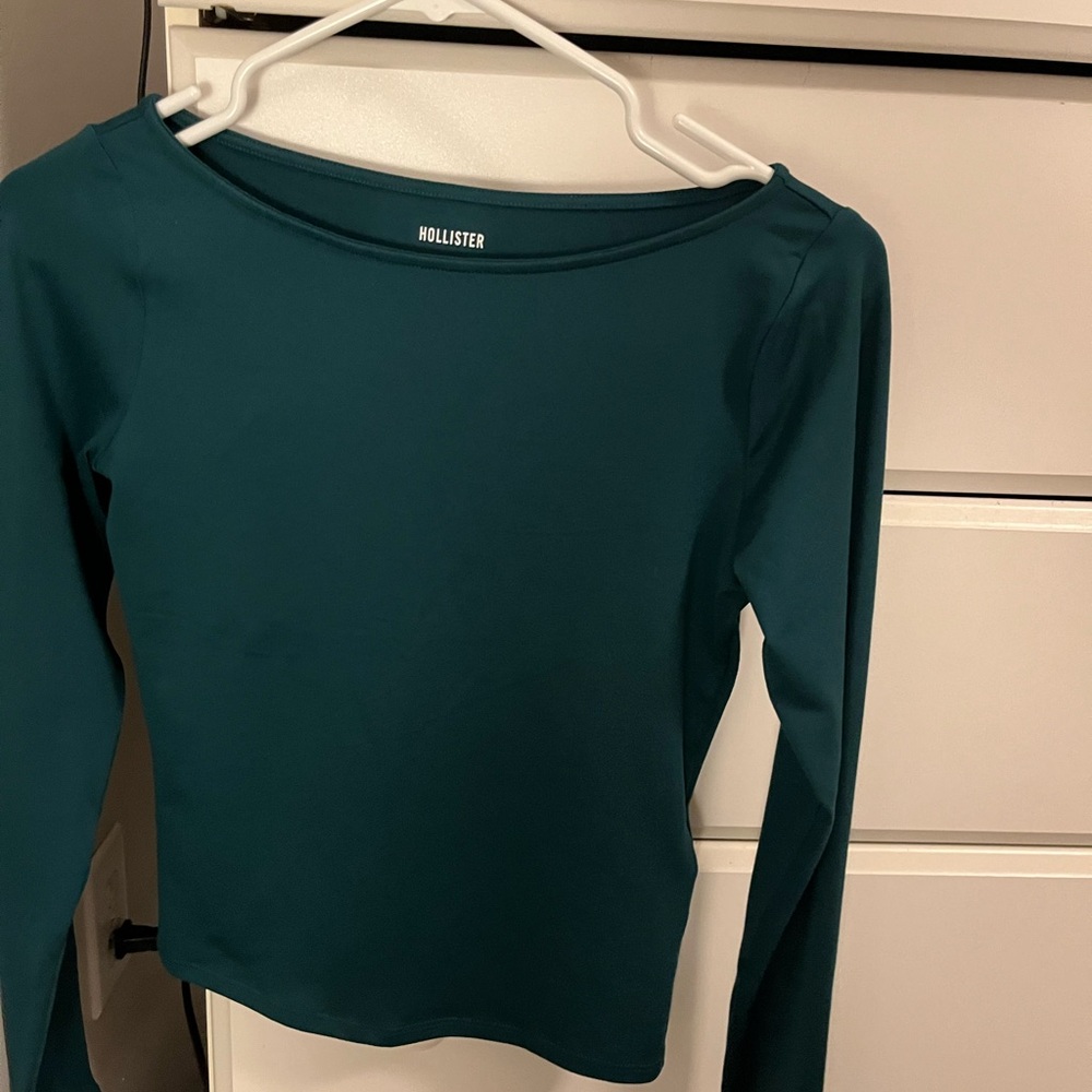 Hollister Women's Deep Green Long Sleeve Tee